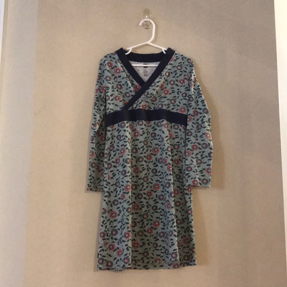 Tea Collection - SIZE 7 - Crisscross Neckline, Long Sleeves